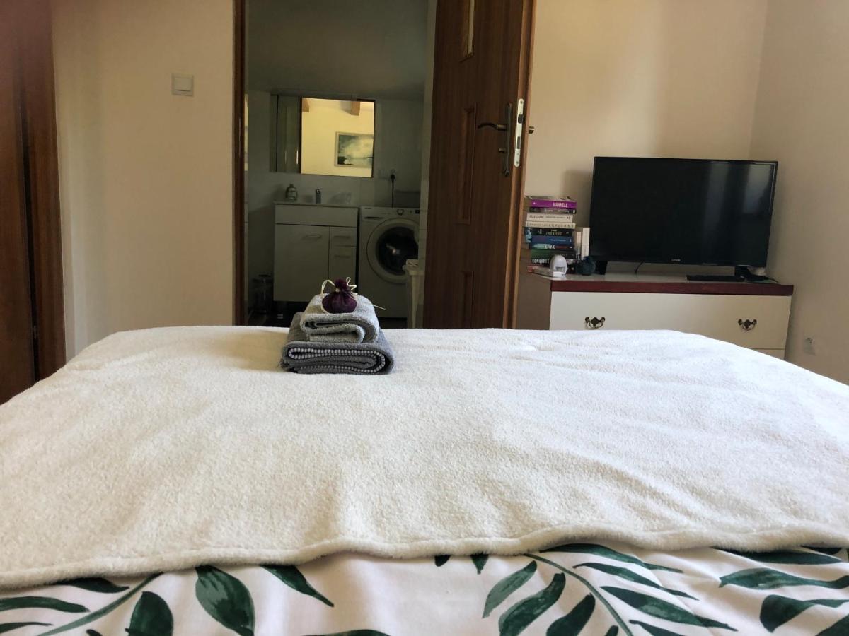 Czytelnia W Sadzie Villa Krzykawka Luaran gambar