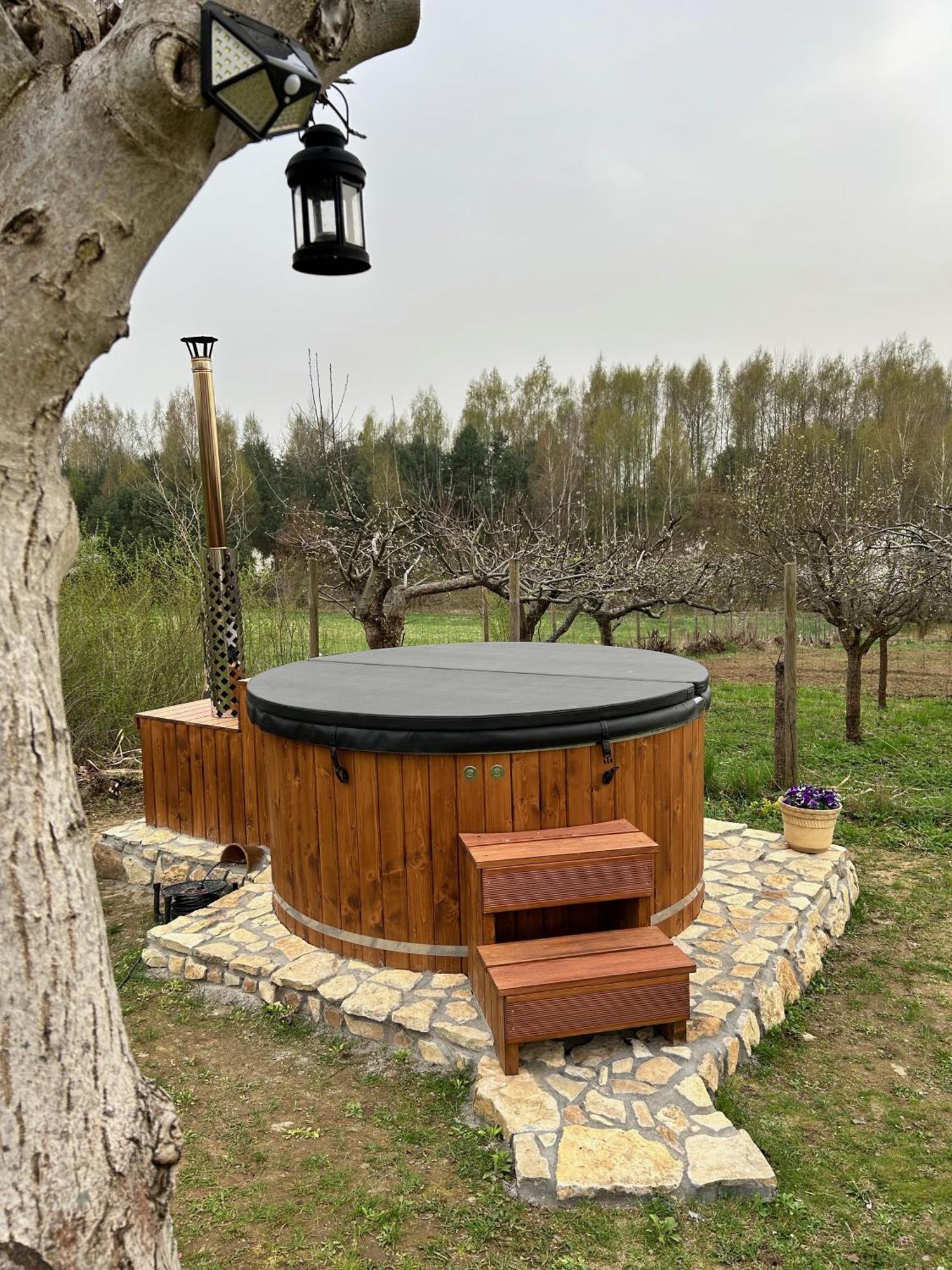 Czytelnia W Sadzie Villa Krzykawka Luaran gambar