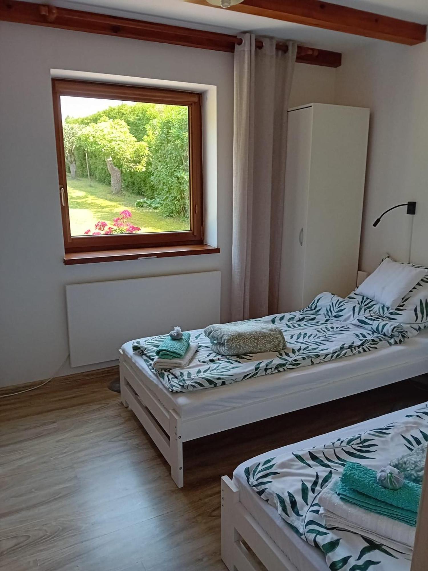Czytelnia W Sadzie Villa Krzykawka Luaran gambar
